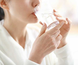 Vì sao uống nước là một trong 10 điều F0 cần nhớ?