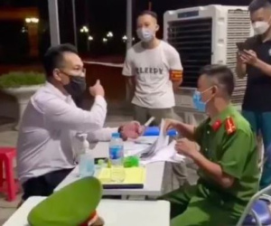 Xem xét dấu hiệu chống người thi hành công vụ của giám đốc xưng 'tao là VTV, tiến sĩ'