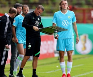 Hy hữu: Wolfsburg bị loại khỏi Cúp QG Đức vì... thay người quá nhiều