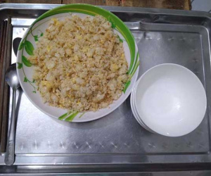 Bám trụ Hà Nội nhờ trợ cấp, vợ chồng thất nghiệp chờ qua giãn cách