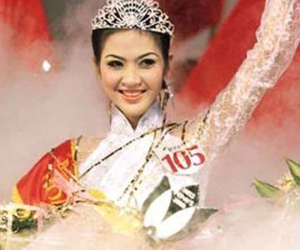 Biệt tăm khỏi showbiz sau khi chồng đi tù, cuộc sống của cô 'lọ lem' bán bánh canh hóa Hoa hậu Việt Nam 2000 giờ ra sao?
