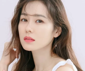 Những mỹ nhân Hàn 'hack tuổi thần sầu': Song Hye Kyo thần thái cuốn hút, Park Bo Young tựa nữ sinh cấp 3