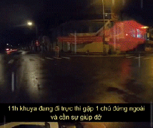 Giữa khuya mưa gió, dân quân tự vệ gặp người đàn ông vẫy lại kêu 'đói bụng quá' và cái kết khiến nhiều người 'sởn da gà'