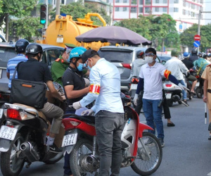 Hà Nội bác bỏ thông tin 'không cho người dân di chuyển trong 7 ngày'