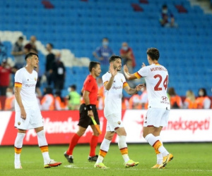 Europa Conference League: HLV Mourinho giúp Roma thắng nhọc, Tottenham thua sốc