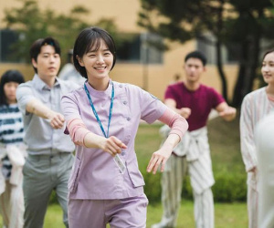 Tình địch của nàng điên nữ trong 'Điên Thì Có Sao': Dát loạt hàng hiệu, tuyên chiến cả Park Min Young với Jennie (Black Pink)