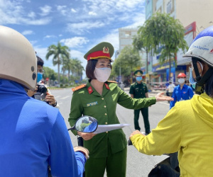 Những shipper nào được hoạt động khi người dân Đà Nẵng 'ở yên trong nhà' thêm 3 ngày?