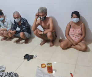 Thuê phòng trọ để 'đập đá' trong khi cả thành phố giãn cách, 4 nam nữ bị phạt 63 triệu đồng