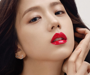 Jisoo có 1 điểm cực phẩm 'như tượng tạc' đến độ netizen phát cuồng vì quá hoàn hảo