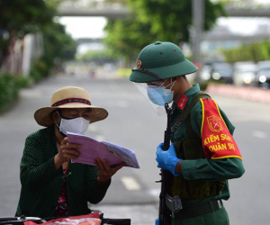 Hình ảnh TP.HCM ngày đầu tiên áp dụng giãn cách mức cao nhất