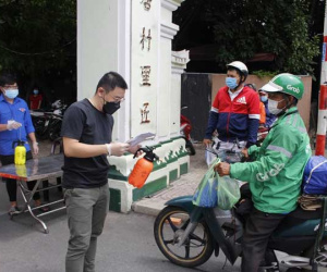 Méo mặt vì phí giao hàng ở TP.HCM lại tăng khủng