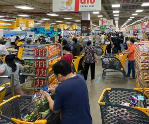 Siết giãn cách, siêu thị tại TPHCM hoạt động ra sao?