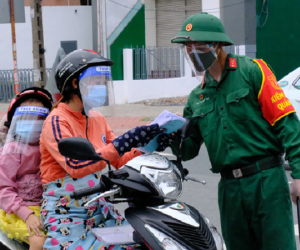 Ngày đầu quân đội hỗ trợ TP.HCM siết chặt giãn cách: Lượng phương tiện đổ ra đường giảm đến 85%