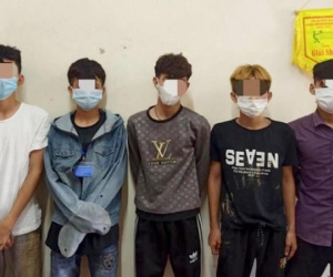 Nửa đêm rủ nhau vào nhà văn hoá tổ dân phố 'đập đá'