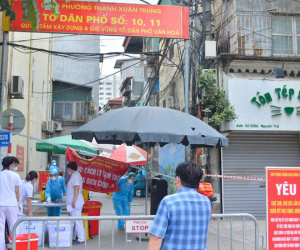 Hà Nội: Cận cảnh phong toả, lấy mẫu xét nghiệm khu vực có 2.000 dân ở quận Thanh Xuân do liên quan 19 F0