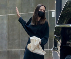 'Tá hoả' Angelina Jolie để lộ bàn tay trơ xương khiến các con cũng lo sốt vó, cơ thể mỏng đến mức tưởng như gió thổi là bay