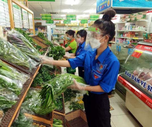 Vì sao nhiều người dân TPHCM chưa mặn mà mua hàng combo?