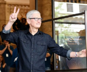Apple thay đổi thế nào sau 10 năm dưới tay CEO Tim Cook?