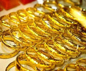 Giá nhẫn vàng 'bốc hơi' 200.000 đồng/lượng ngay giờ mở cửa