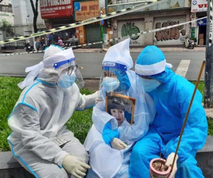 Con gái đính chính nguyên nhân NS Bạch Mai qua đời, hành động của vợ chồng Việt Hương gây xúc động mạnh