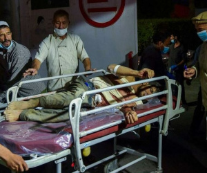 73 người chết trong hai vụ đánh bom bên ngoài sân bay Kabul