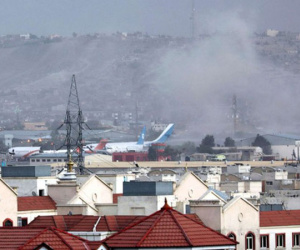 'Tấn công phức tạp' bên ngoài sân bay Kabul làm 13 người chết