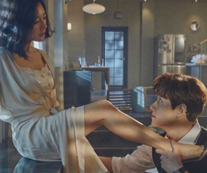 5 năm ngày cưới chồng khoe có quà 'độc', sau đêm nồng nàn tôi đứng tim nhìn cảnh trên giường