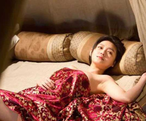 Sau đêm cuối với bạn trai trước khi chia tay, sáng dậy tôi hoảng loạn nhìn thứ anh để lại ở cuối giường