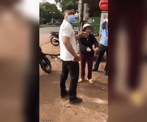 Cởi khẩu trang, ra đường không lý do chính đáng, người phụ nữ thách thức công an: 'Còng đi, phạt đi'