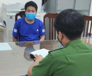 Bị kiểm tra giấy đi đường, thanh niên ở Hà Nội dùng dao đâm công an