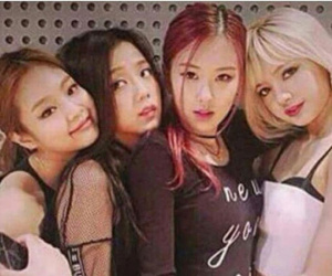 Chưa bao giờ ngừng hot: Ảnh trước khi ra mắt của BLACKPINK ai cũng ăn mặc chất lừ, nhưng thành viên nổi bật nhất không phải Jennie