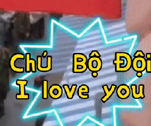 Được fangirl nhí tỏ tình, anh bộ đội có ngay hành động đáp lại dễ thương hết sức