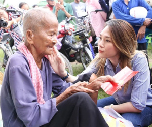 Mỹ Tâm từng khẳng định chưa bao giờ kêu gọi quyên góp, nêu quan điểm: Làm từ thiện phải rõ ràng để người ta thấy đáng tin!