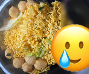 Ở nhà nghỉ dịch nấu mì quá nhiều, cô nàng khóc thét khi thấy đến cái nồi cũng 'phản bội' mình: Chịu không nổi nữa rồi!