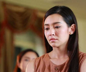 Thấy anh rể tương lai tình tứ với gái lạ, tôi lao vào đánh ghen nhưng rồi chị gái lại bị vùi dập tơi tả