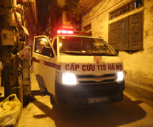 Hà Nội: Bệnh nhân gọi xe cấp cứu 115, nhân viên y tế nhất quyết yêu cầu thanh toán bằng tiền mặt rồi mới cho vào viện