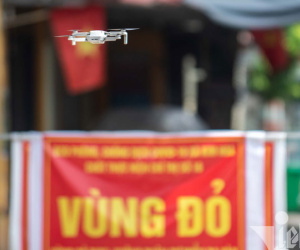 Lần đầu tiên ở Hà Nội, bay flycam giám sát nghìn dân trong 'vùng đỏ'