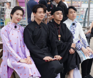 Running Man Vietnam tung ảnh ở Hàn Quốc: Thúy Ngân cõng Lan Ngọc, Ngô Kiến Huy - Jun Phạm mặc áo dài