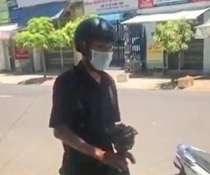 Tin mới về nam công nhân vụ 'bánh mì không phải thực phẩm' tiếp tục bị xử phạt