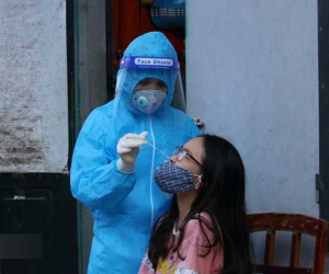 Hà Nội: Phong toả, xét nghiệm khu vực xưởng may gần chợ 365 Hà Đông sau ca dương tính SARS-CoV-2