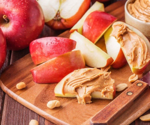 Giải mã tin đồn 'ăn táo buổi tối như thuốc độc', vậy ăn lúc nào là tốt nhất?
