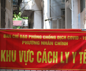Hà Nội: Phong tỏa tạm thời khu nhà của nữ nhân viên vệ sinh ngân hàng dương tính SARS-CoV-2