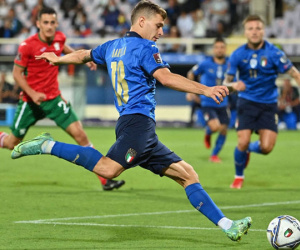 Italy bất ngờ bị cầm chân trên sân nhà