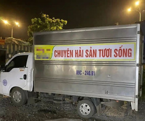 Lật tẩy 'bí mật' bên trong thùng phi chiếc xe tải chở hải sản tươi sống qua chốt kiểm dịch Covid-19