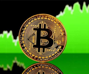 Bitcoin bất ngờ tăng mạnh, vượt đỉnh 50.000 USD