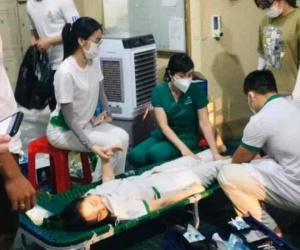 Nghệ An: Nữ điều dưỡng kiệt sức, gục ngã khi lấy mẫu xét nghiệm