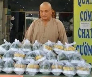 Chủ quán cơm chay từ thiện Vũ Quốc Cường cùng 17 người khác được truy tặng bằng khen của Thủ tướng
