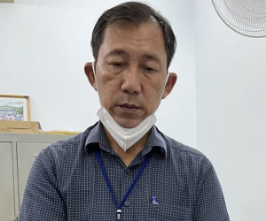 TP.HCM: Bắt cán bộ phường đưa người quen vào danh sách nhận tiền hỗ trợ COVID-19