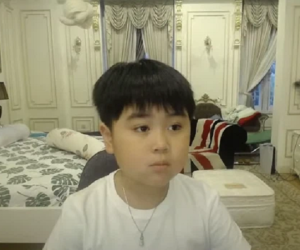 Lộ lịch sử tìm kiếm trên YouTube của tỷ phú 9 tuổi, không hổ danh là người thừa kế KDL 6.000 tỷ!