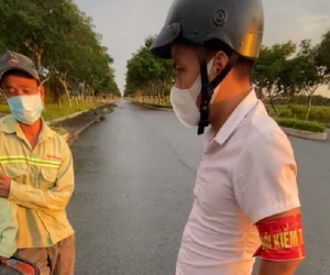 Nhà hết sạch gạo, người đàn ông lén đi hái mít non về cho vợ con ăn rồi năn nỉ xin đội dân quân tha